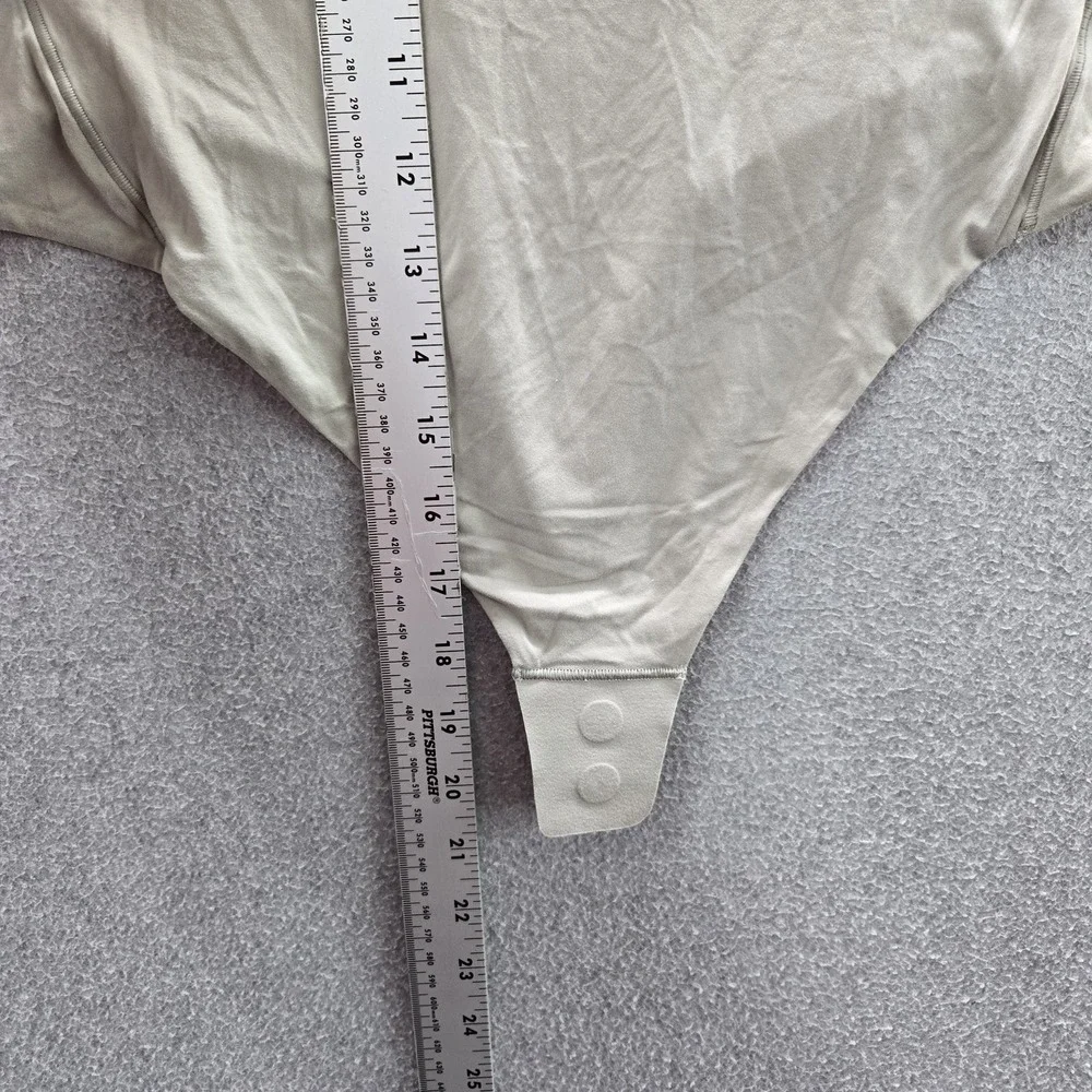 Lululemon Women Bodysuit XL Beige Wundermost Ultra Soft Nulu Scoop Neck READ